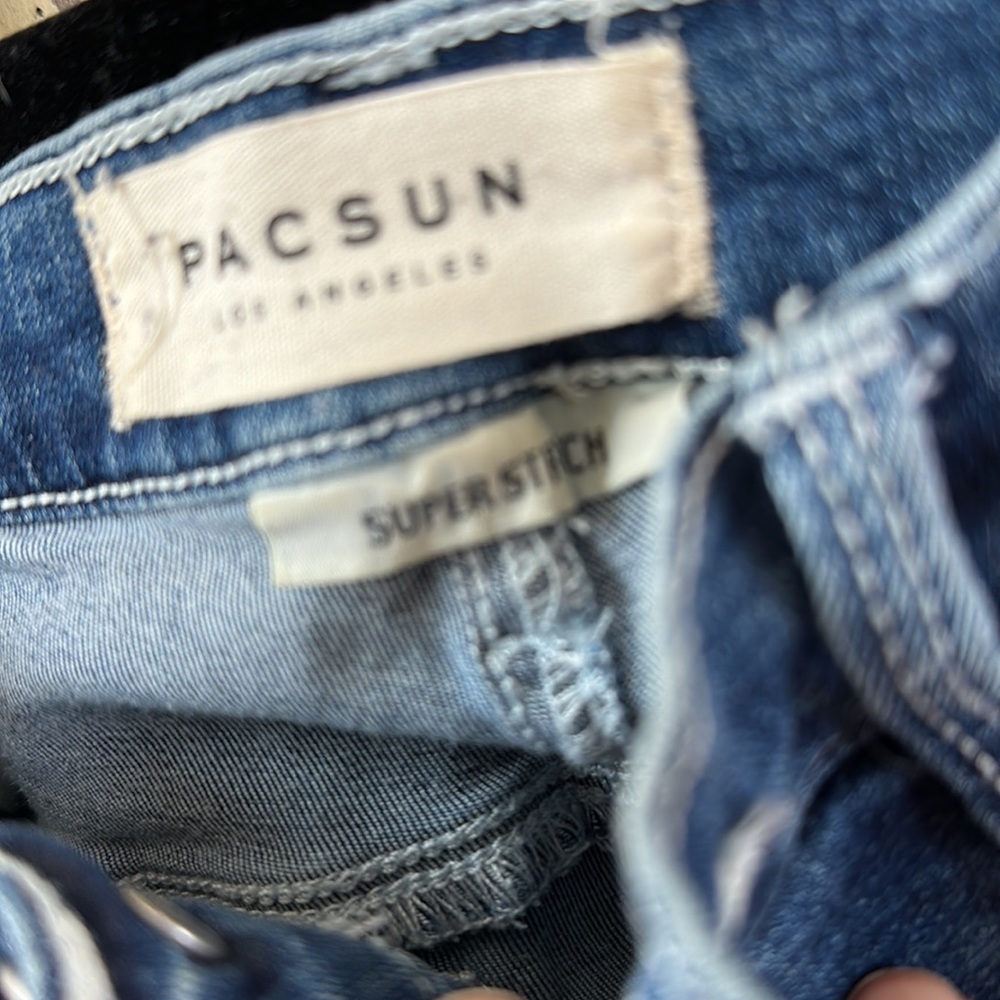 Jeans - Picture 2 of 3